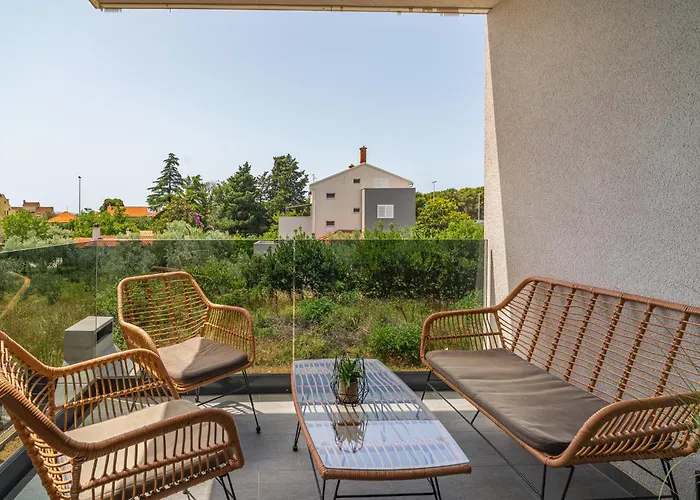 Korina Apartment - Free Private Parking