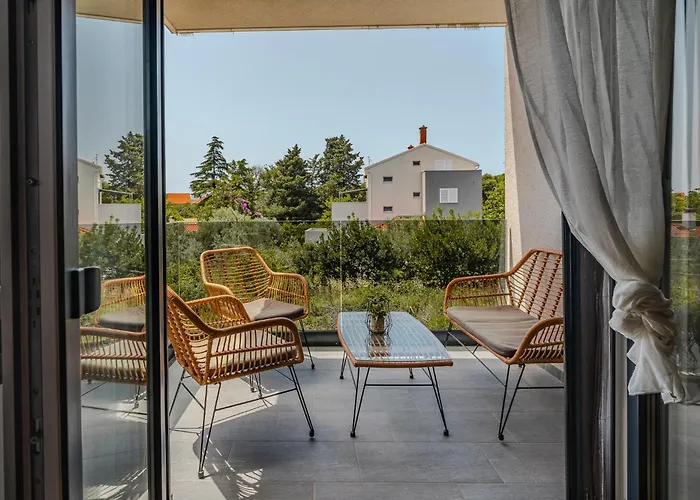 Korina Apartment - Free Private Parking